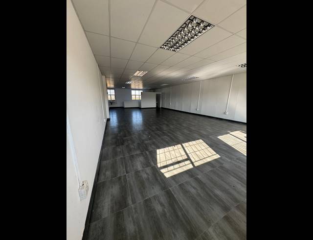 112.75M² RETAIL TO LET IN MOUNTAIN RISE